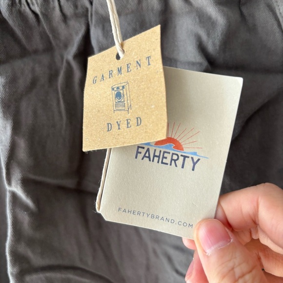 Faherty Arlie Day linen blend Short In Olive Green S L NWT - Picture 6 of 11